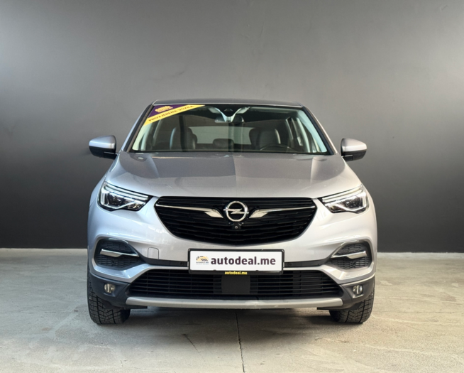 Opel GRANDLAND X 1.5D Bussines EAT8 130HP